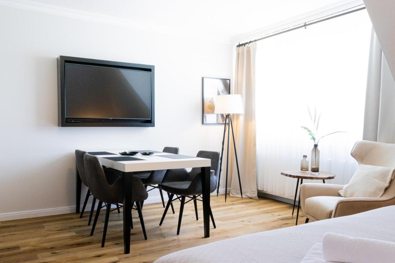 Strandnahe Moderne: Ferienwohnung mit Parkplatz und Garten Scharbeutz Exterior photo